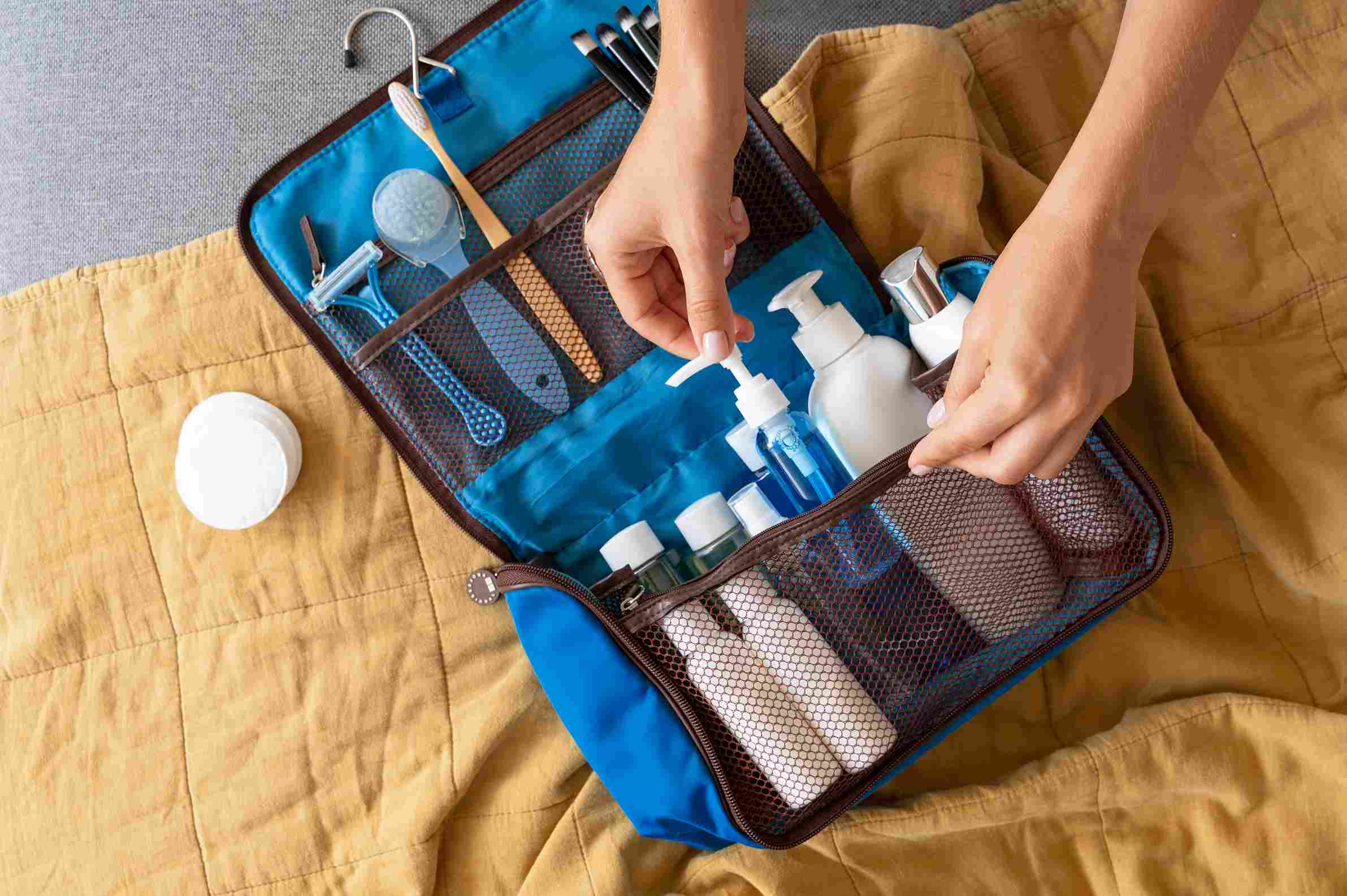 Skincare yang Wajib dibawa Ketika Traveling